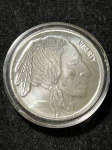 lot 05 image: 1 TROY OZ .999 FINE SILVER BUFFALO INDIAN ROUND IN AIRTITE