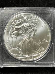 lot 22 image: 2015 AMERICAN SILVER EAGLE 1 TROY OZ .999 FINE SILVER IN CASE