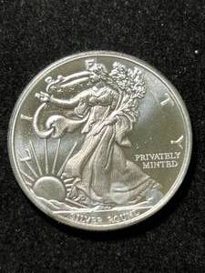 lot 57 image: 1 TROY OZ .999 FINE SILVER LIBERTY ROUND
