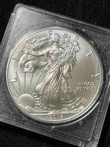 lot 68 image: 2016 AMERICAN SILVER EAGLE 1 TROY OZ .999 FINE SILVER IN CASE