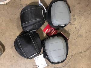 lot 29 image: Lot of Knee Pads   Customer Returns See Pictures