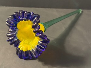 lot 154 image: Hand Blown Art Glass Floral Stem