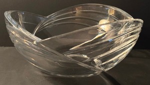 lot 157 image: Rogaska Crystal Bowl Signed Samba Wave 10 Serving Dish Decorative