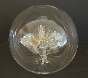 lot 118B image: Vintage Spun Glass Sphere