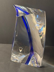 lot 18B image: Kosta Boda Contra Triangular Twist Glass Sculpture