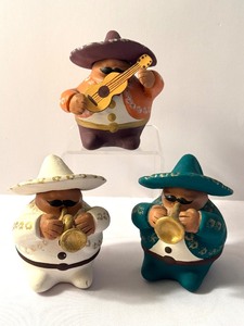 lot 98 image: Set of Three Mariachi Clay Figurines