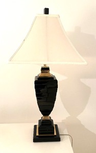 lot 16 image: Vintage Art Deco Table Lamp