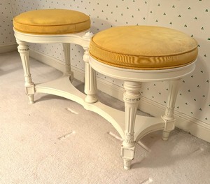 lot 24 image: Vintage Baughman Style Bench