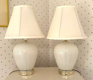 lot 29 image: Pair of Pretty Table Lamps