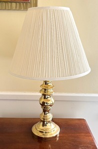 lot 84 image: Beautiful Brass Table Lamp