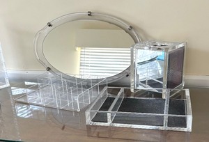 lot 125 image: Lucite Organizational Trays, Tissue Box and Vanity Tray