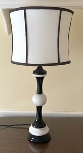 lot 134 image: Stylish Black and White Table Lamp