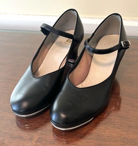 lot 166 image: LaMendola Size 7 Tap Shoes