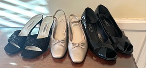lot 171 image: Three Pairs of Size 7 12 Shoes by Van Eli, Caparros and Life Strides