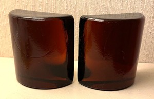 lot 178 image: Vintage Blenko Glass Half Moon Bookends