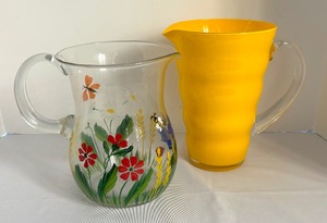 lot 216 image: Vintage Glass Yellow Pitcher and Vintage Hand Painted Pitcher