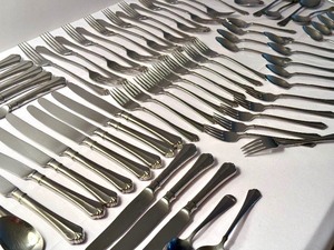 lot 238 image: Oneida Flatware Set