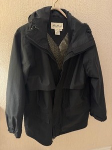 lot 230 image: Mens Eddie Bauer Light Weight Jacket  Mens Eddie Bauer Zip Up Rain Jacket