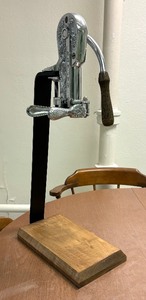 lot 347 image: Tabletop Wine Opener
