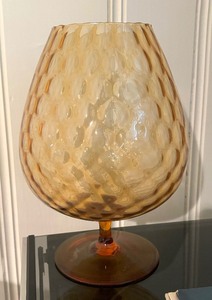 lot 351 image: Empoli Amber Mid Century Quilted Pedestal Glass Bowl