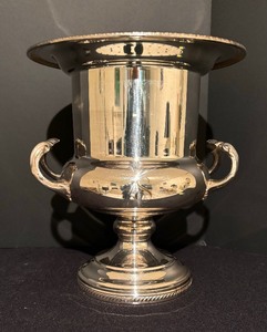 lot 175C image: Vintage Silver Plated Champagne Bucket