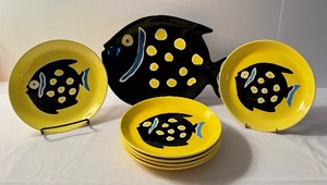 lot 185 image: Vintage Department 56 REEF Fish Platter and Serving Dishes