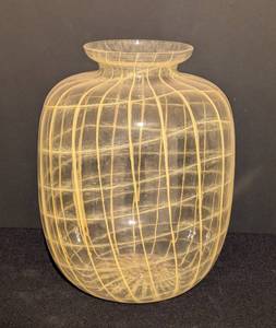lot 296 image: Yellow Swirled Art Glass Vase