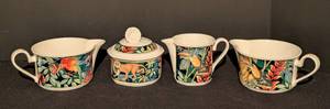 lot 366 image: Gallo Serengeti Creamers and Sugar Dish