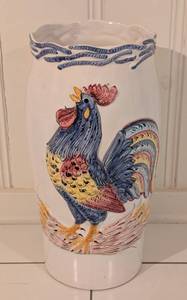 lot 287 image: Casafina Portuguese Ceramic Rooster Floor Vase
