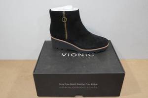 Vionic Womens Hazal Black Suede Ankle Boots -Size 7.5