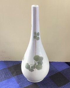 lot 113 image: Royal Copenhagen Art Nouveau Vase