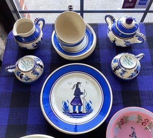 lot 203 image: Mixed Group of Vintage Quimper  #1