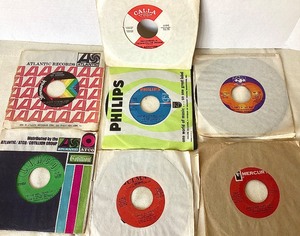 lot 207 image: Group of 1950s-1960s 45s #1