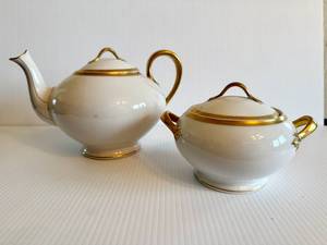 Vintage LIMOGES Tea Pot & Sugar Bowl - Porcelain