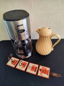 Coffee Maker & Carafe
