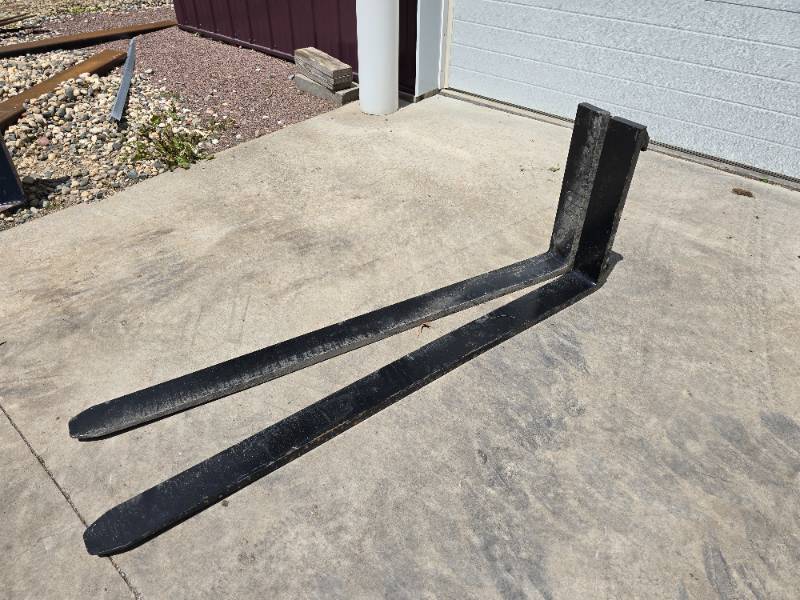 lot 140 image: Pallet Fork Set 60
