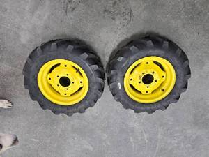lot 5A image: John Deere Wheels FWD