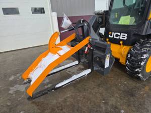 lot 81 image: Wolverine Pallet Fork  With Grapple