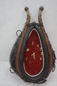 lot 50 image: Antique horse collar clock