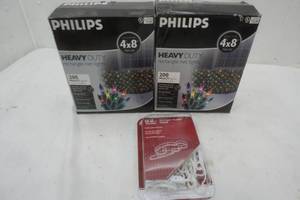 lot 122 image: 200 light mini holiday lights and clips