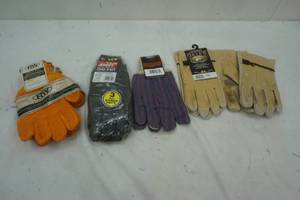 lot 137 image: Gloves, 9 pair, large, some leather