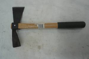 lot 156 image: Pick Mattock 14 tall