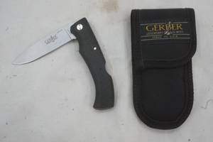 lot 173 image: Gerber folding pocket knife