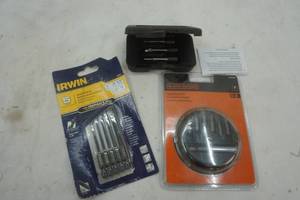 lot 186 image: Irwin and Black and Decker and other impact drill bit sets