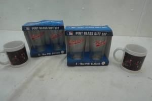 lot 190 image: Minnesota Twins glasses