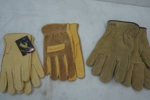 lot 197 image: leather gloves