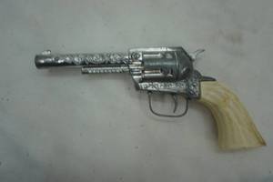lot 4 image: Toy Cap Gun