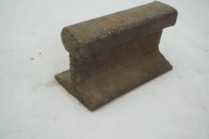 lot 254 image: railroad tie anvil