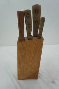 lot 288 image: Chicago cutlery knife set