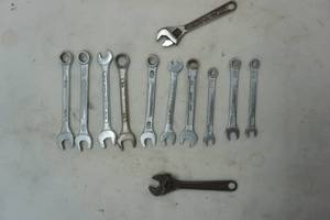 lot 310 image: small wrench lot